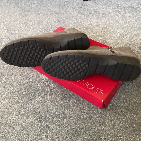 COPY - Aerosoles grey short boots - Picture 2 of 6